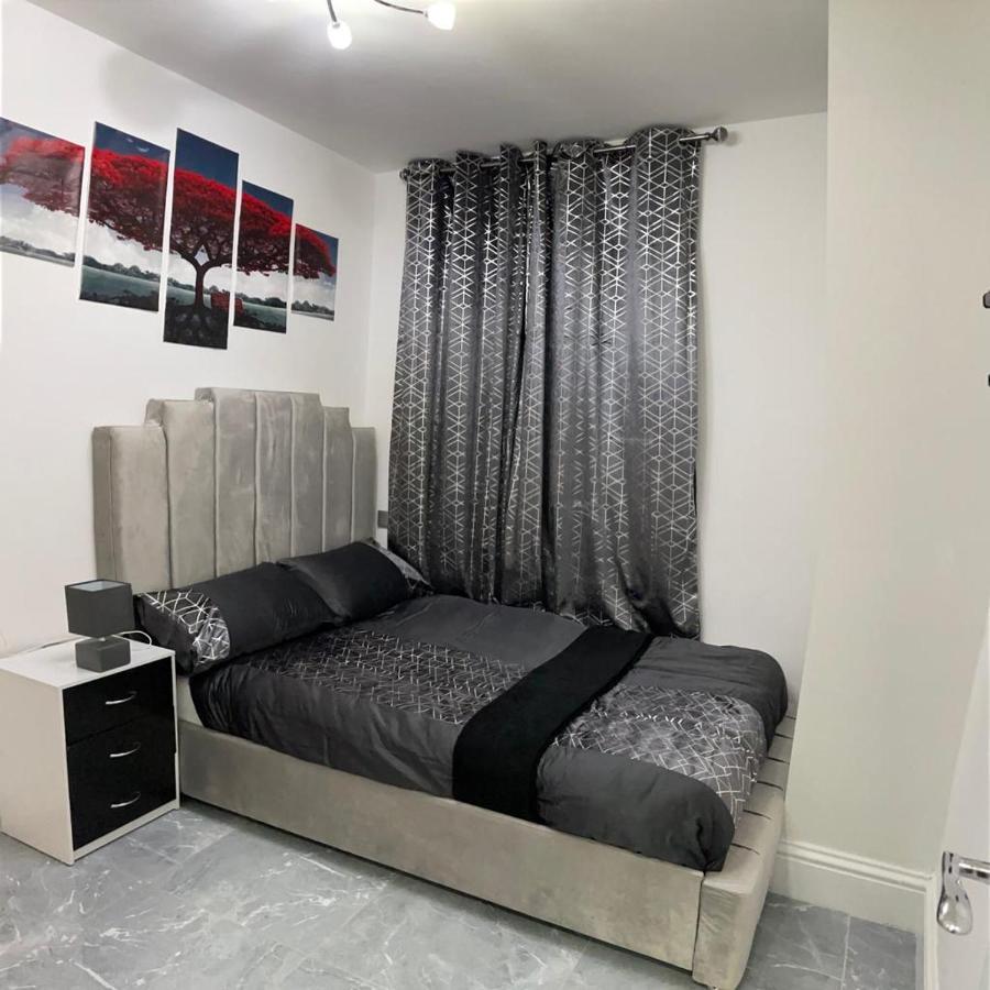 3 Bedroom Whalley Aparthotel Бёрнли Экстерьер фото