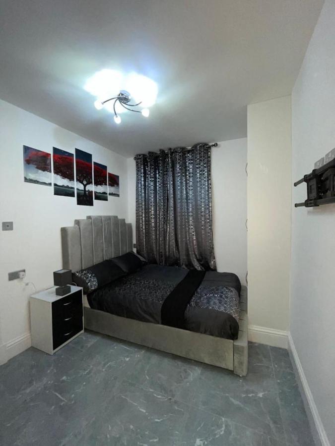 3 Bedroom Whalley Aparthotel Бёрнли Экстерьер фото